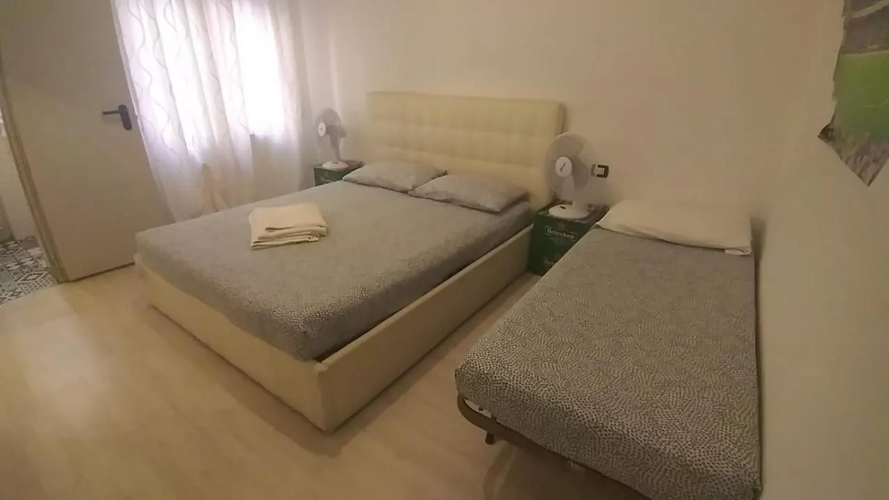 Milan White Apartment Close To The Metro Italy