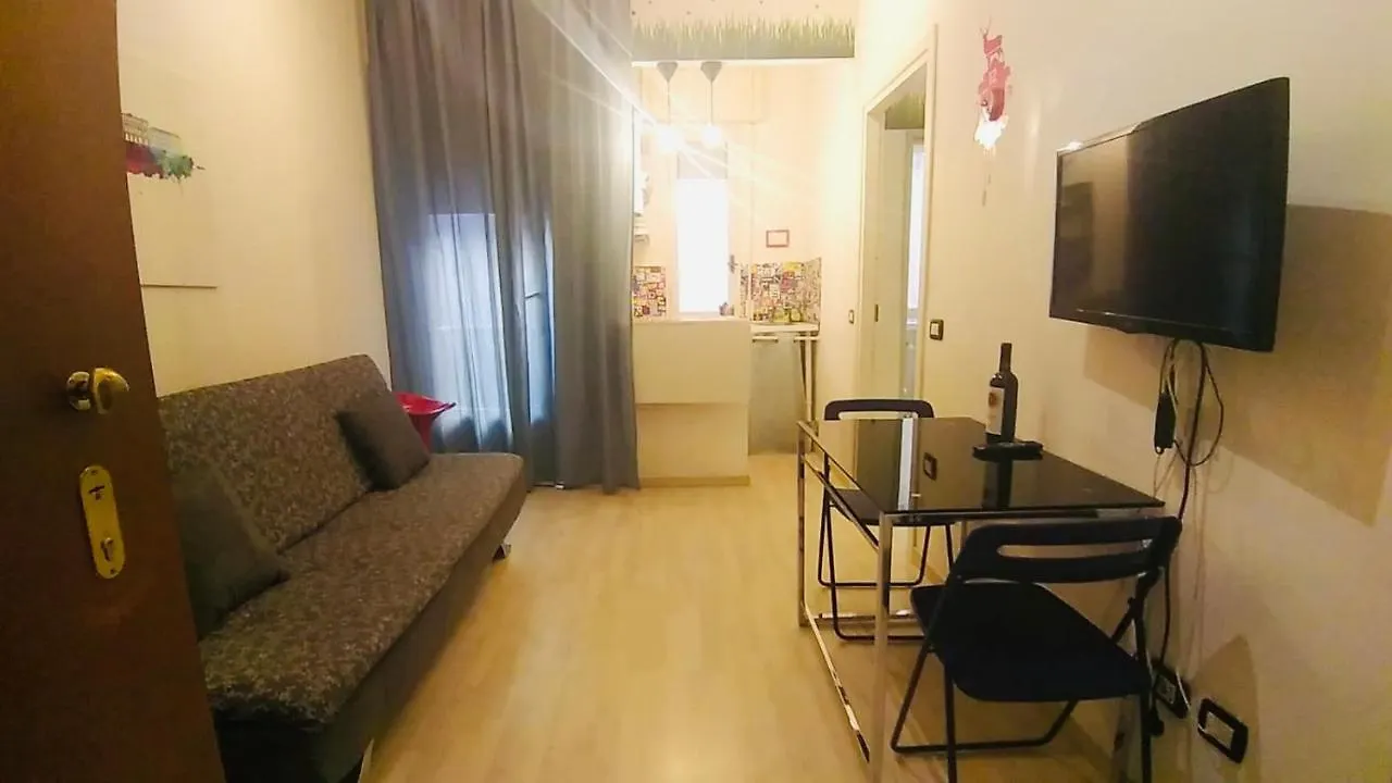 Milan White Apartment Close To The Metro